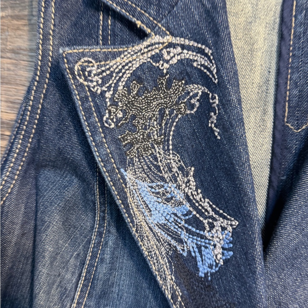 Venezia Denim Vest with Embroidered Detail - Picture 3 of 6